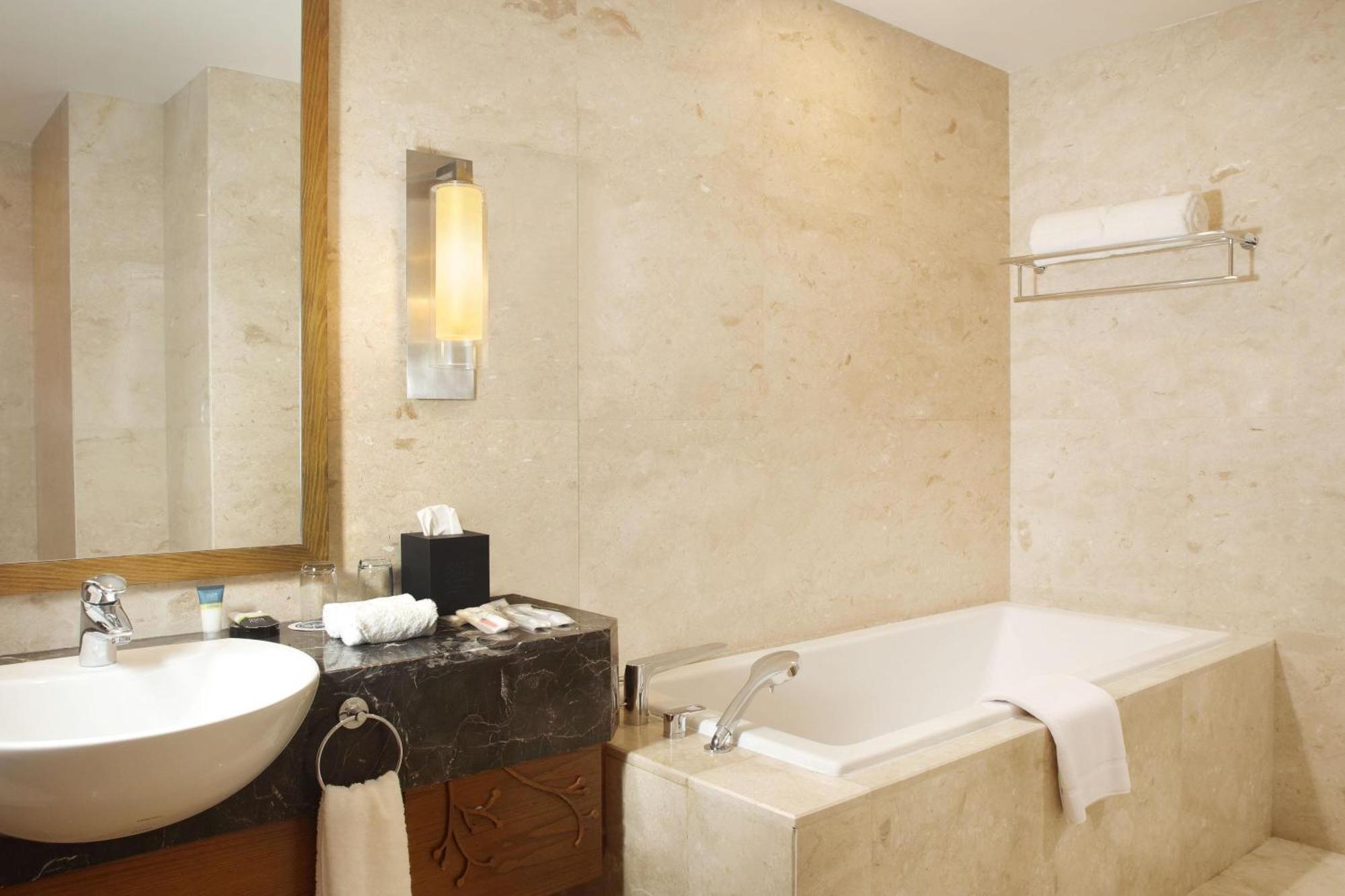 Four Points By Sheraton Манадо Экстерьер фото
