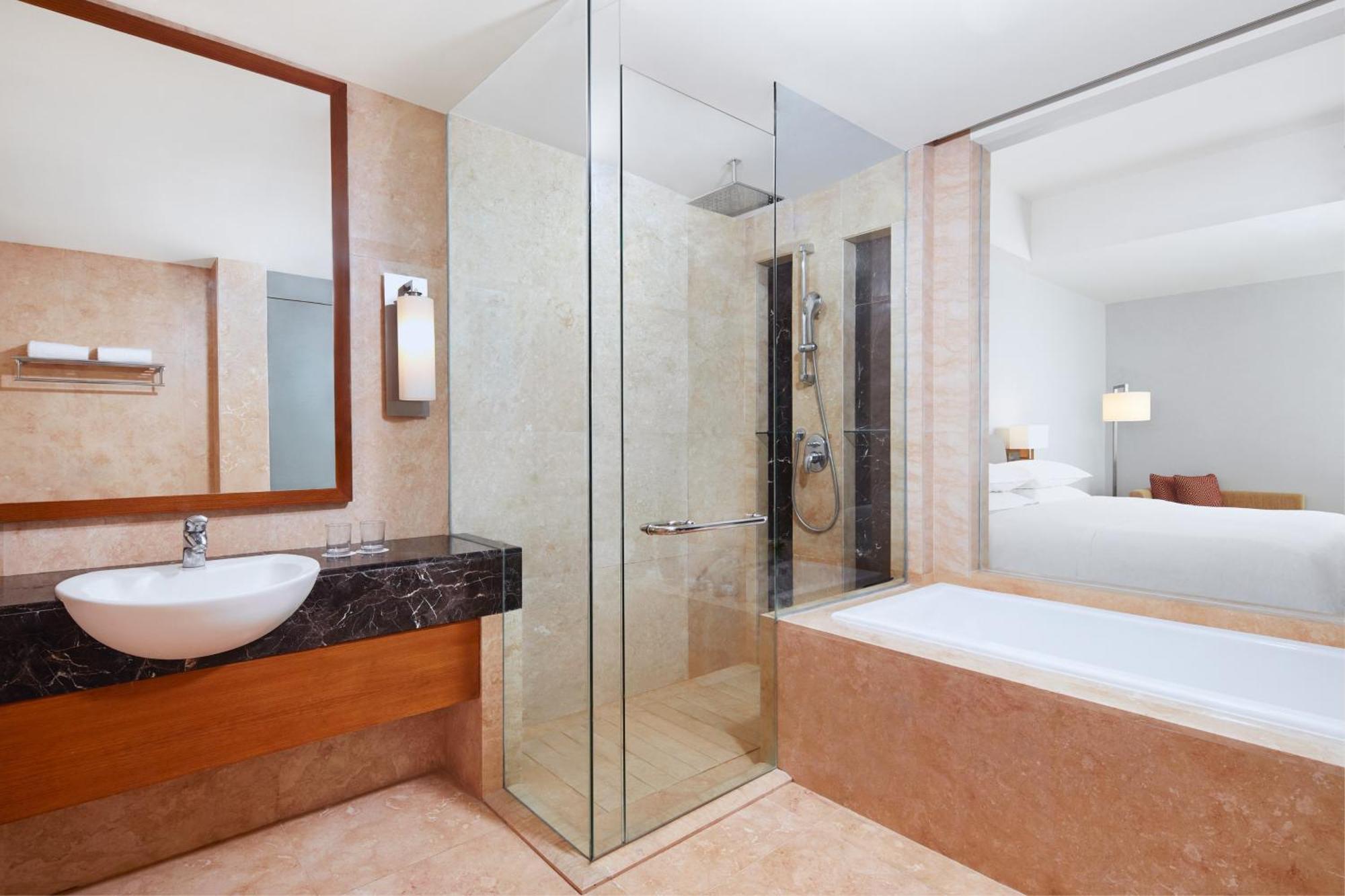 Four Points By Sheraton Манадо Экстерьер фото