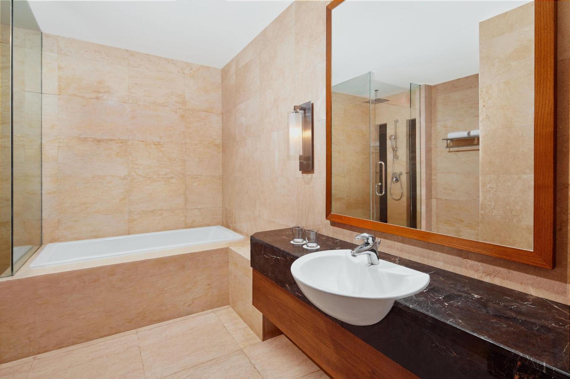 Four Points By Sheraton Манадо Экстерьер фото